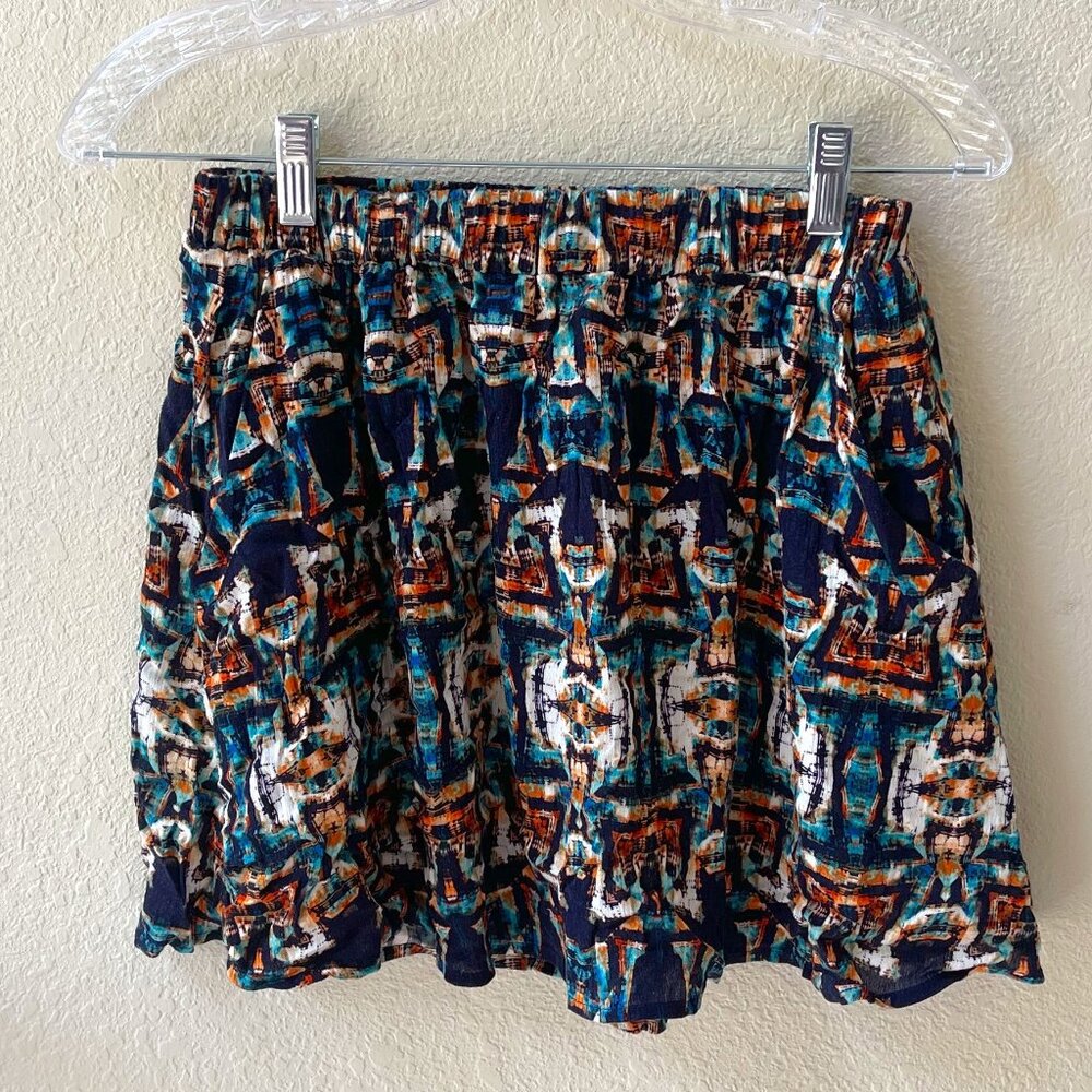 Lily White, size M, multi-colored print mini skirt